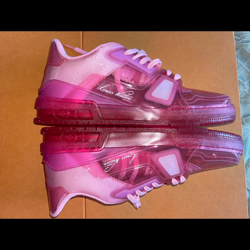 Luis Vuitton pink shoes men 8 or woman’s 10